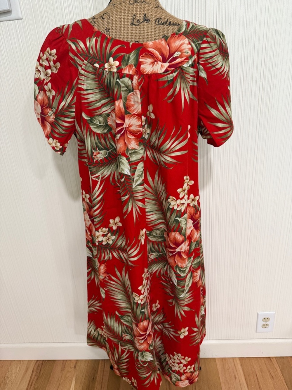Vintage Puanani Hawaiian Tropical Floral Maxi Dress/ Muumuu Made in Hawaii - Picture 6 of 10